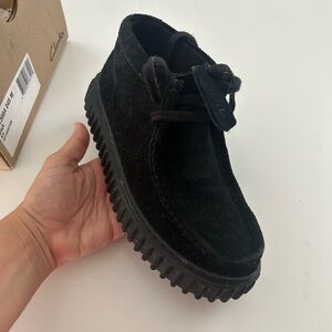 Clarks Kids Black Suede Lace-Up Creeper